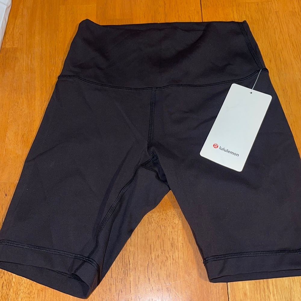 Lululemon Wunder Train HR Short 8”